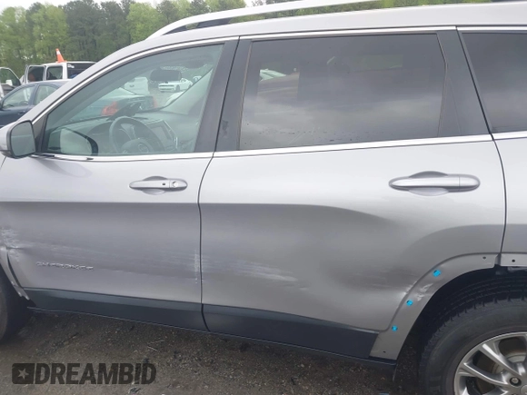 2019 Jeep Cherokee Latitude Plus with VIN 1C4PJMLX7KD104542, listed as a IAAI auction lot 41972055 with 105,129 mi miles. Bid and sale history available at carsss.com. Image 15.