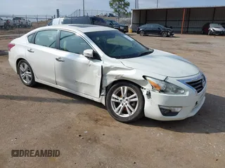 2013 Nissan Altima SV z VIN 1N4BL3AP7DC246048, wystawiony jako IAAI lot #41924323 z przebiegiem 192 721 mil mil oraz . Historia ofert i sprzedaży dostępna na DreamBid. Obrazek 1.