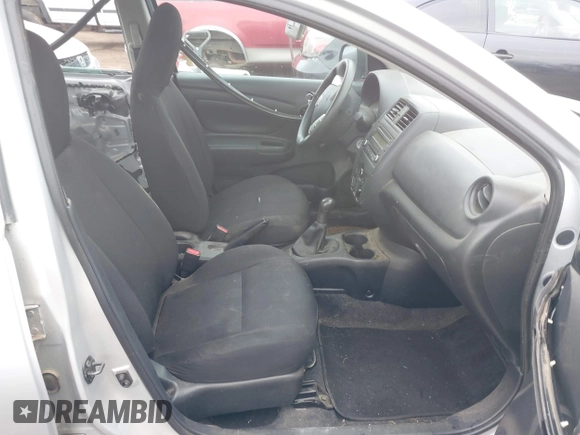 2015 Nissan Versa SV with VIN 3N1CN7AP8FL910822, listed as a IAAI auction lot 41764264 with 101,382 mi miles. Bid and sale history available at carsss.com. Image 5.