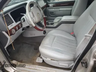 2004 Lincoln Aviator Luxury z VIN 5LMEU88H64ZJ43791, wystawiony jako Copart lot #44584045 z przebiegiem Nie podano mil oraz Czysty tytuł • Clean title. Historia ofert i sprzedaży dostępna na DreamBid. Obrazek 7.