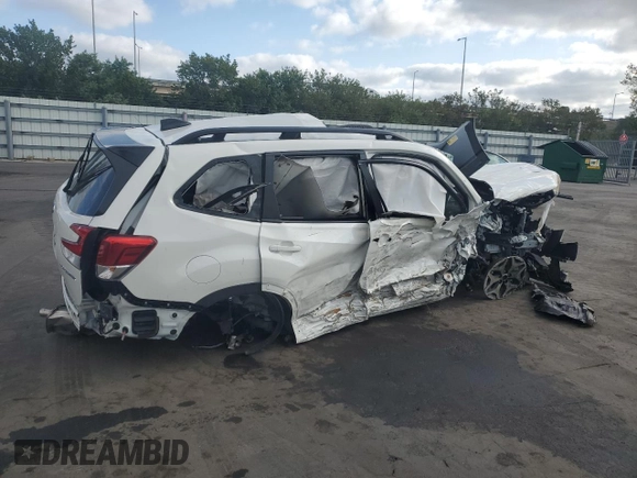 2024 Subaru Forester Premium with VIN JF2SKADC6RH437885, listed as a Copart auction lot 54132015 with Not provided miles and Non repairable. Bid and sale history available at DreamBid. Image 3.