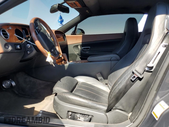 2010 Bentley Continental GT с VIN SCBDR3ZA9AC066604, выставлен на аукционе Copart как лот 56603565 с пробегом Не указан миль и Списание • Salvage title. История ставок и продаж доступна на DreamBid. Изображение 7.