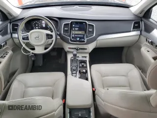2018 Volvo XC90 Momentum z VIN YV4A22PK5J1197046, wystawiony jako Copart lot #57102435 z przebiegiem 71 987 mil mil oraz Szkoda całkowita • Salvage title. Historia ofert i sprzedaży dostępna na DreamBid. Obrazek 8.