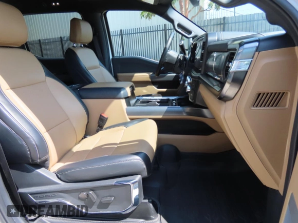 2024 Ford F-250 XL with VIN 1FT8W2BN1REC38638, listed as a Copart auction lot 60703005 with 26,146 mi miles and Clean title. Bid and sale history available at DreamBid. Image 5.