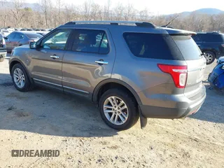2013 Ford Explorer XLT with VIN 1FM5K7D84DGA86611, listed as a IAAI auction lot 41765690 with 189,794 mi miles. Bid and sale history available at carsss.com. Image 3.