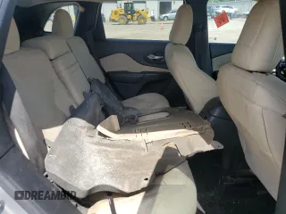 2016 Jeep Cherokee Latitude z VIN 1C4PJLCB3GW146443, wystawiony jako Copart lot #61865135 z przebiegiem 204 516 mil mil oraz Czysty tytuł • Clean title. Historia ofert i sprzedaży dostępna na DreamBid. Obrazek 11.