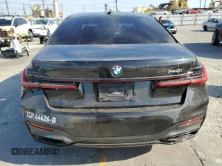 2022 BMW 7 Series 740i with VIN WBA7T2C07NCH95602, listed as a Copart auction lot 72067674 with 136,950 mi miles and Salvage Title. Bid and sale history available at carsss.com. Image 6.
