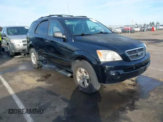 2005 Kia Sorento LX with VIN KNDJD733055359236, listed as a IAAI auction lot 41681533 with 204,755 mi miles. Bid and sale history available at carsss.com. Image 1.