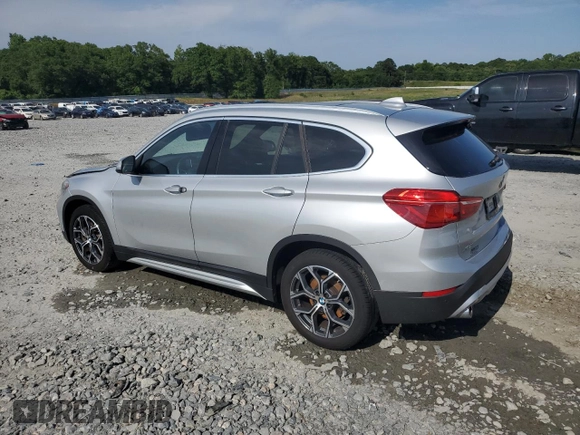 2020 BMW X1 xDrive28i z VIN WBXJG9C04L3L89568, wystawiony jako Copart lot #56646715 z przebiegiem 133 790 mil mil oraz Szkoda całkowita • Salvage title. Historia ofert i sprzedaży dostępna na DreamBid. Obrazek 2.