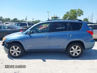 2008 Toyota RAV4 Limited с VIN JTMZD31V085093608, выставлен на аукционе IAAI как лот 42041980 с пробегом 127 613 миль миль и . История ставок и продаж доступна на DreamBid. Изображение 14.