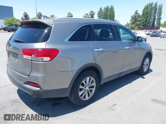 2016 Kia Sorento LX with VIN 5XYPG4A51GG077296, listed as a IAAI auction lot 42385823 with 137,076 mi miles and . Bid and sale history available at DreamBid. Image 4.