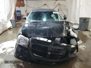 2005 Dodge Magnum z VIN 2D4FV48T75H515245, wystawiony jako Copart lot #88523005 z przebiegiem 150 158 mil mil oraz Szkody całkowita. Historia ofert i sprzedaży dostępna na DreamBid. Obrazek 5.