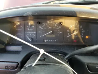 1996 Ford Bronco XL z VIN 1FMEU15N6TLA03097, wystawiony jako Copart lot #80449114 z przebiegiem 289 345 mil mil oraz Czysty tytuł • Clean title. Historia ofert i sprzedaży dostępna na DreamBid. Obrazek 9.