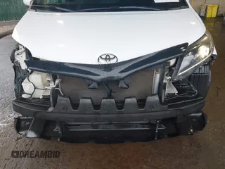 2015 Toyota Sienna SE with VIN 5TDXK3DC1FS528070, listed as a IAAI auction lot 41780191 with 117,488 mi miles. Bid and sale history available at carsss.com. Image 6.