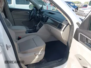 2018 Volkswagen Atlas SE z VIN 1V2FR2CA2JC540657, wystawiony jako IAAI lot #42115554 z przebiegiem 107 309 mil mil oraz . Historia ofert i sprzedaży dostępna na DreamBid. Obrazek 5.