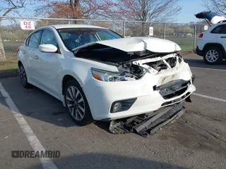 2017 Nissan Altima SV z VIN 1N4AL3AP1HC225309, wystawiony jako IAAI lot #41943323 z przebiegiem 105 191 mil mil oraz . Historia ofert i sprzedaży dostępna na DreamBid. Obrazek 1.