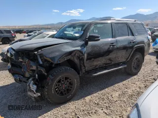 2020 Toyota 4Runner SR5 with VIN JTEBU5JR5L5795203, listed as a Copart auction lot 63693235 with 68,600 mi miles and Salvage title. Bid and sale history available at DreamBid. Image 1.