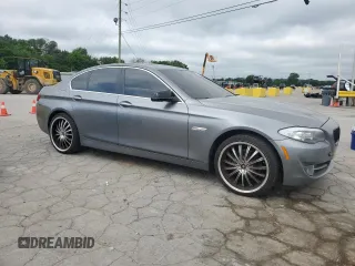 2013 BMW 5 Series 528i xDrive z VIN WBAXH5C52DD107185, wystawiony jako Copart lot #56582315 z przebiegiem 114 550 mil mil oraz Czysty tytuł • Clean title. Historia ofert i sprzedaży dostępna na DreamBid. Obrazek 4.