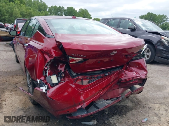 2023 Nissan Altima SL with VIN 1N4BL4EV6PN335147, listed as a IAAI auction lot 40036724 with 31,912 mi miles and . Bid and sale history available at DreamBid. Image 6.