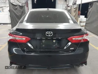 2020 Toyota Camry SE z VIN 4T1G11AK7LU302329, wystawiony jako IAAI lot #42148649 z przebiegiem 46 053 mil mil oraz . Historia ofert i sprzedaży dostępna na DreamBid. Obrazek 16.