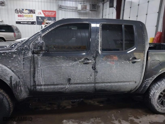 2013 Nissan Frontier SV with VIN 1N6AD0EV5DN734619, listed as a IAAI auction lot 41300993 with 104,013 mi miles. Bid and sale history available at carsss.com. Image 14.