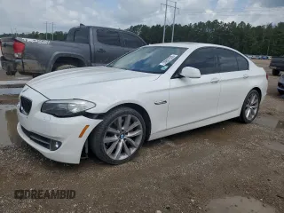 2011 BMW 5 Series 535i z VIN WBAFR7C58BC801483, wystawiony jako Copart lot #53857555 z przebiegiem 198 762 mil mil oraz Szkody całkowita. Historia ofert i sprzedaży dostępna na DreamBid. Obrazek 1.