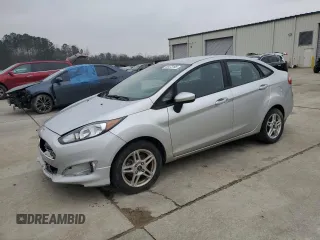 2018 Ford Fiesta SE z VIN 3FADP4BJXJM140166, wystawiony jako Copart lot #45473195 z przebiegiem 49 053 mil mil oraz Szkoda całkowita • Salvage title. Historia ofert i sprzedaży dostępna na DreamBid. Obrazek 1.