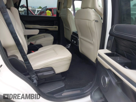2020 Ford Expedition Platinum z VIN 1FMJU1MT0LEA73343, wystawiony jako IAAI lot #42303764 z przebiegiem 200 132 mil mil oraz . Historia ofert i sprzedaży dostępna na DreamBid. Obrazek 8.