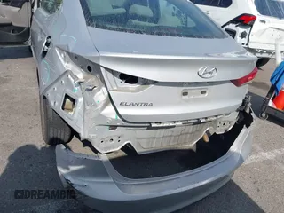 2018 Hyundai Elantra SEL z VIN 5NPD84LFXJH305253, wystawiony jako IAAI lot #42078772 z przebiegiem 122 065 mil mil oraz . Historia ofert i sprzedaży dostępna na DreamBid. Obrazek 6.