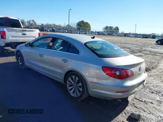 2012 Volkswagen CC Sport z VIN WVWMN7AN3CE506483, wystawiony jako IAAI lot #41401237 z przebiegiem 135 296 mil mil oraz . Historia ofert i sprzedaży dostępna na DreamBid. Obrazek 3.