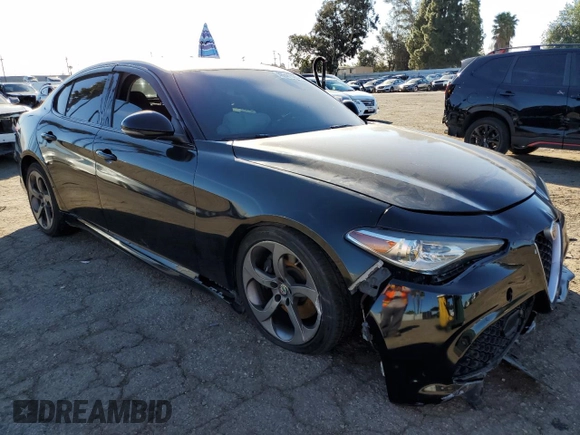 2017 Alfa Romeo Giulia with VIN ZARFAEBNXH7550876, listed as a Copart auction lot 46341535 with 0 mi miles and Salvage Title. Bid and sale history available at carsss.com. Image 4.