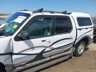 2002 Ford Explorer Sport Trac Value z VIN 1FMZU77E42UC81703, wystawiony jako IAAI lot #42091104 z przebiegiem 232 563 mil mil oraz . Historia ofert i sprzedaży dostępna na DreamBid. Obrazek 14.