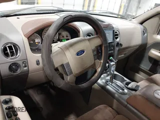 2006 Ford F-150 XLT z VIN 1FTPW14V26KD74230, wystawiony jako IAAI lot #42430362 z przebiegiem 187 270 mil mil oraz . Historia ofert i sprzedaży dostępna na DreamBid. Obrazek 12.