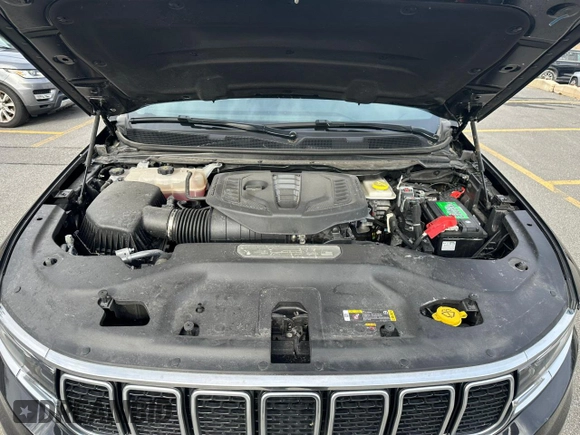 2024 Jeep Wagoneer Series II Carbide with VIN 1C4SJVBP1RS139245, listed as a Copart auction lot 87844025 with 13,921 mi miles and Salvage Title. Bid and sale history available at DreamBid. Image 5.