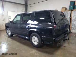 2000 Chevrolet Tahoe Limited with VIN 1GNEC13R2YR138067, listed as a Copart auction lot 44928635 with 193,165 mi miles and Salvage Title. Bid and sale history available at carsss.com. Image 2.
