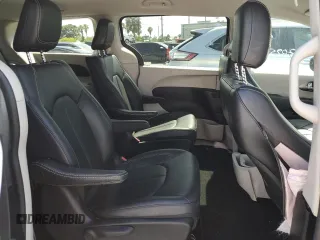 2024 Chrysler Pacifica Hybrid Select with VIN 2C4RC1S7XRR126898, listed as a Copart auction lot 56998225 with 25,971 mi miles and Clean title. Bid and sale history available at DreamBid. Image 11.