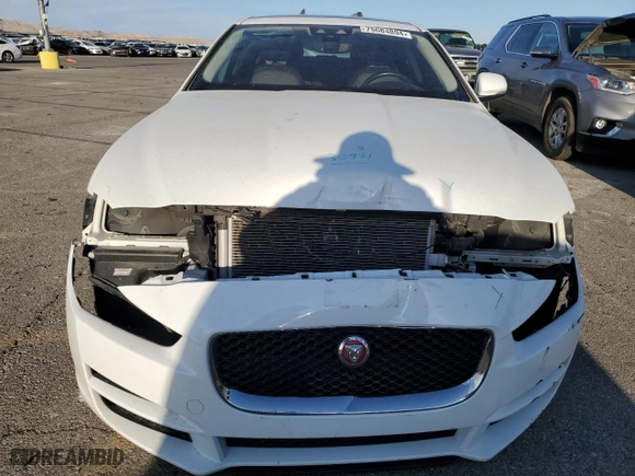2019 Jaguar XE 25t Premium with VIN SAJAD4FX2KCP50944, listed as a Copart auction lot 75684894 with 56,375 mi miles and Salvage Title. Bid and sale history available at carsss.com. Image 5.