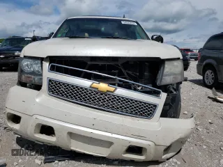 2010 Chevrolet Suburban LTZ with VIN 1GNUKKE33AR172523, listed as a Copart auction lot 54595654 with 228,705 mi miles and Salvage Title. Bid and sale history available at carsss.com. Image 5.