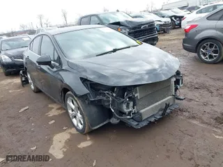 2019 Chevrolet Cruze Premier with VIN 1G1BF5SM9K7101240, listed as a IAAI auction lot 41673049 with 119,025 mi miles. Bid and sale history available at carsss.com. Image 1.