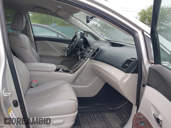 2009 Toyota Venza with VIN 4T3ZE11A49U009153, listed as a IAAI auction lot 41932170 with 111,689 mi miles and . Bid and sale history available at carsss.com. Image 5.