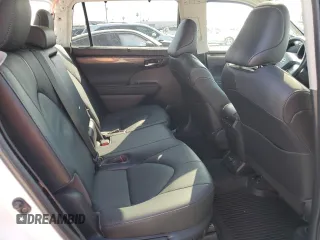 2023 Toyota Highlander L z VIN 5TDKDRAH4PS024217, wystawiony jako Copart lot #56317795 z przebiegiem 12 036 mil mil oraz Szkoda całkowita • Salvage title. Historia ofert i sprzedaży dostępna na DreamBid. Obrazek 11.