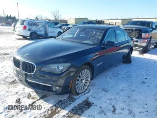 2012 BMW 7 Series 750Li xDrive с VIN WBAKC8C51CC437897, выставлен на аукционе IAAI как лот 41542970 с пробегом 133 864 миль миль и . История ставок и продаж доступна на DreamBid. Изображение 2.