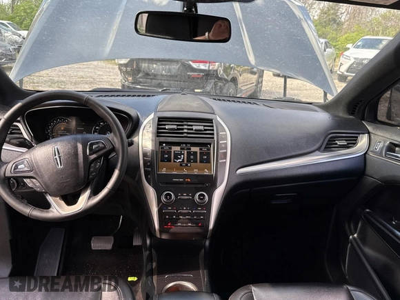 2018 Lincoln MKC Premiere with VIN 5LMCJ1C91JUL21722, listed as a Copart auction lot 52987075 with 87,441 mi miles and Clean Title. Bid and sale history available at DreamBid. Image 9.