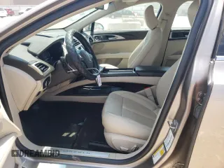 2020 Lincoln MKZ Hybrid Reserve z VIN 3LN6L5LUXLR606340, wystawiony jako Copart lot #65235544 z przebiegiem Nie podano mil oraz Szkoda całkowita • Salvage title. Historia ofert i sprzedaży dostępna na DreamBid. Obrazek 7.