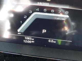 2025 Audi S3 z VIN WAUJ5DGY7SA058173, wystawiony jako IAAI lot #41785232 z przebiegiem 1083 mil mil oraz . Historia ofert i sprzedaży dostępna na DreamBid. Obrazek 15.