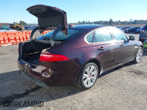 2016 Jaguar XF 35t Premium with VIN SAJBD4BV9GCY21749, listed as a IAAI auction lot 41430358 with 79,289 mi miles. Bid and sale history available at carsss.com. Image 4.