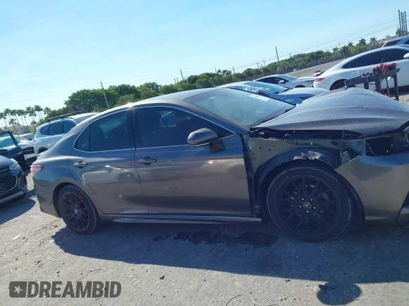 2019 Toyota Camry XSE with VIN 4T1B61HK3KU770042, listed as a IAAI auction lot 41840898 with 101,957 mi miles. Bid and sale history available at carsss.com. Image 13.