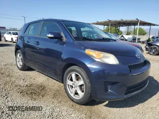 2014 Scion xD z VIN JTKKUPB41E1039762, wystawiony jako Copart lot #57066585 z przebiegiem 179 364 mil mil oraz Tytuł czysty. Historia ofert i sprzedaży dostępna na DreamBid. Obrazek 4.