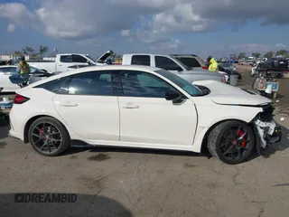 2024 Honda Civic Type R z VIN JHMFL5G42RX003041, wystawiony jako IAAI lot #41548644 z przebiegiem 7 395 mil mil oraz . Historia ofert i sprzedaży dostępna na DreamBid. Obrazek 14.