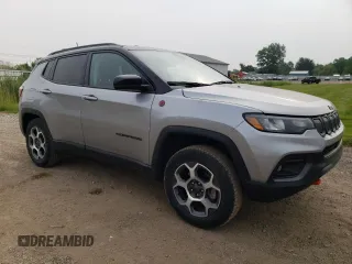 2022 Jeep Compass Trailhawk with VIN 3C4NJDDB7NT163504, listed as a Copart auction lot 60799975 with 16,312 mi miles and Salvage title. Bid and sale history available at DreamBid. Image 4.